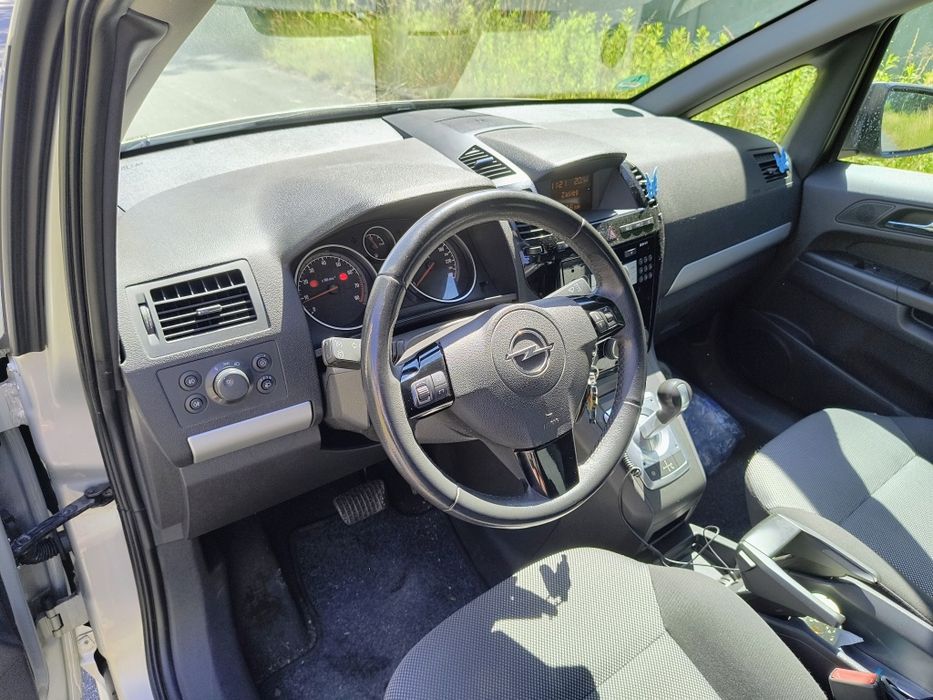 Opel Zafira 2011r 1.8 benzyna automat, 7 osobowa, hak