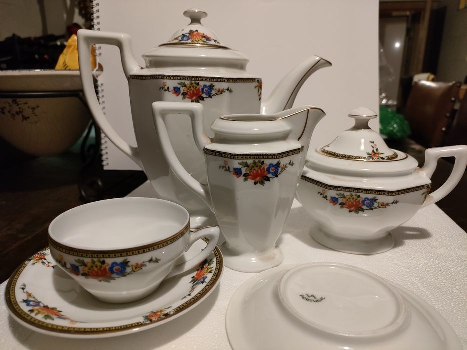 Vista Alegre Tea Set with Cheerful View Design, Very Antique