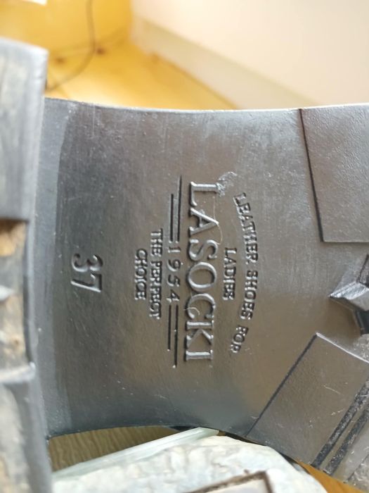 Czarne skórzane buty Lasocki 37