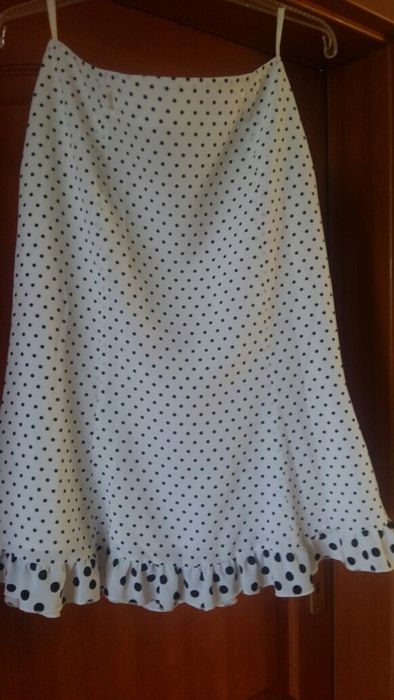Spódniczka/ spódnica  biała w czarne grochy - rozmiar S, stan idealny!