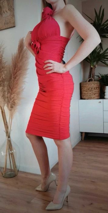 Czerwona sukienka z różą Loola