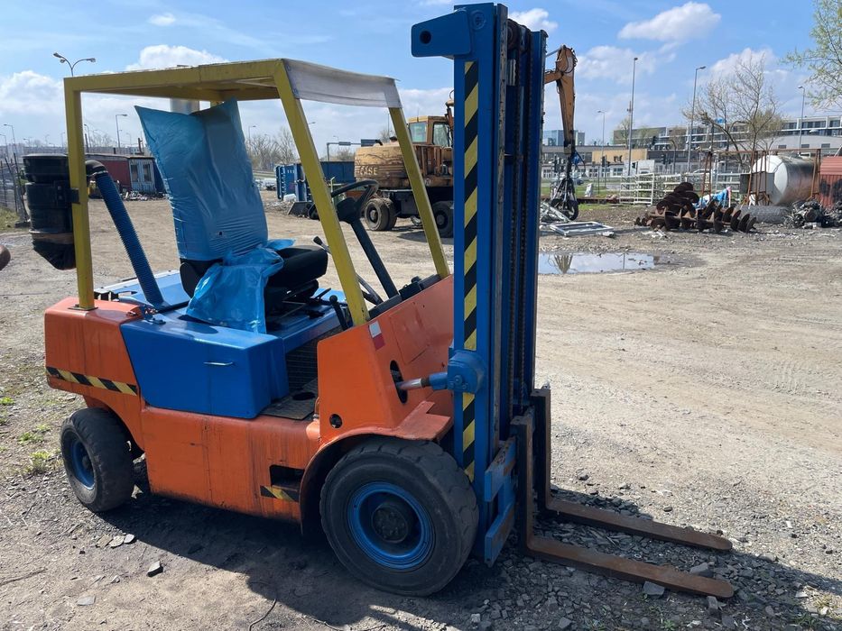 Wózek widłowy spalinowy