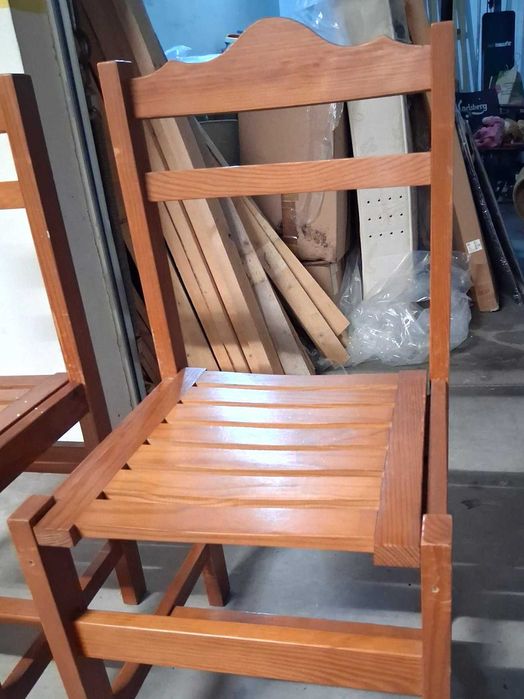 Cadeiras em madeira maciça - leve