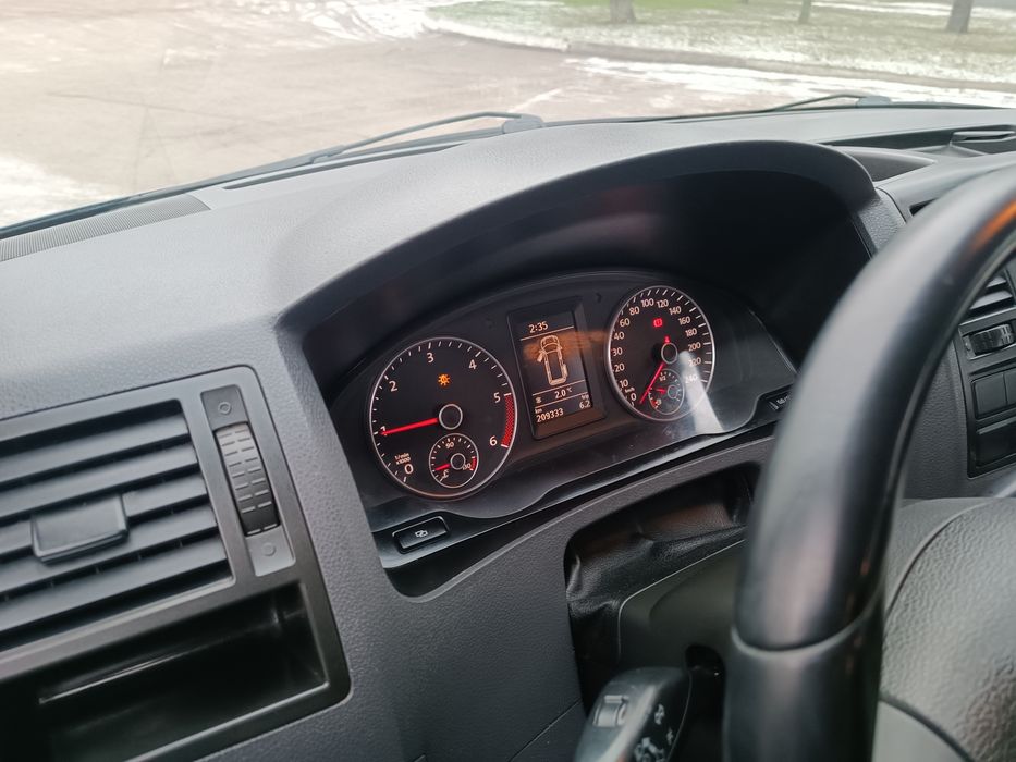 Volkswagen Caravelle 2.0 TDi (140) 6 ст  Voyage Maxi .