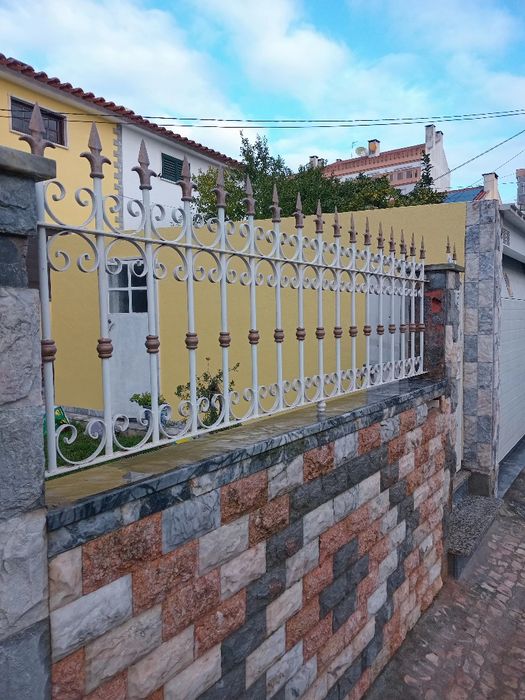 Vendo gradeamento em óptimo estado de conservação