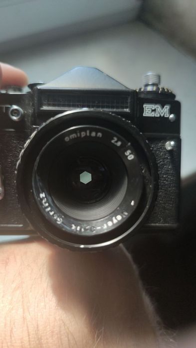 Фотоаппарат Зенит ЕМ объективом Meyer optik Domiplan 2.8/50