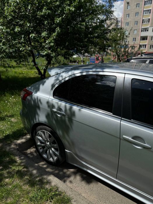 Mitsubishi Lancer 10