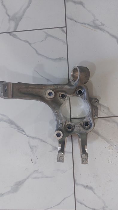 Задний правый кулак цапфа Bentley Continental GT Volkswagen Phaeton