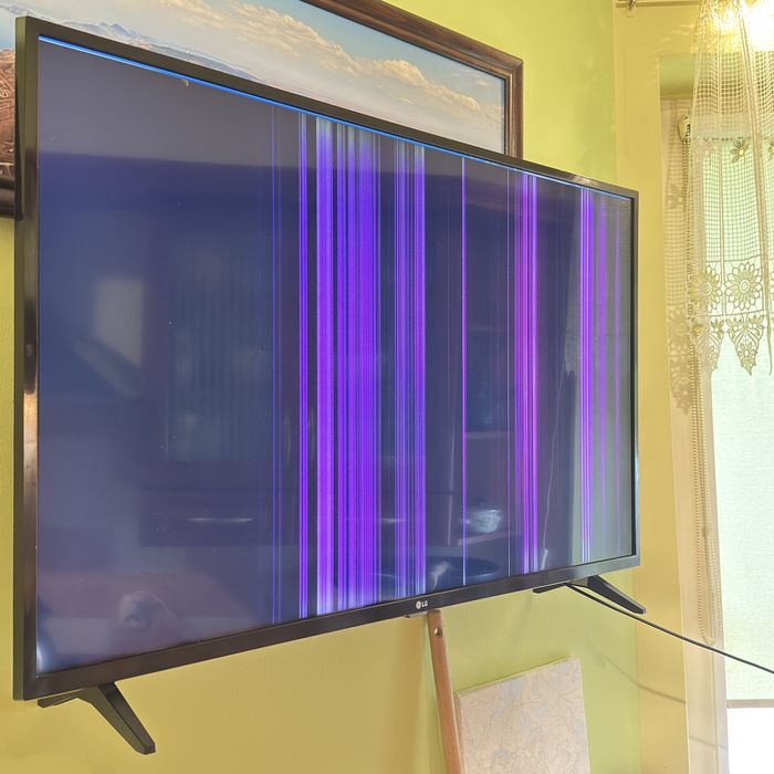 LG TV uszkodzony – na części