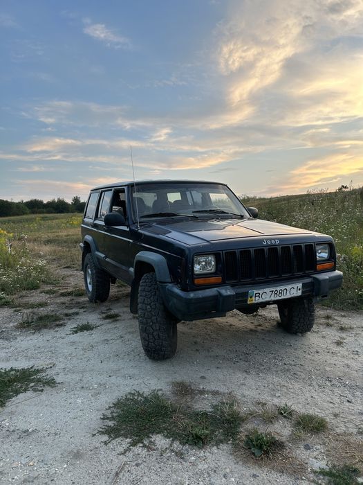 Продам jeep cherokee XJ
