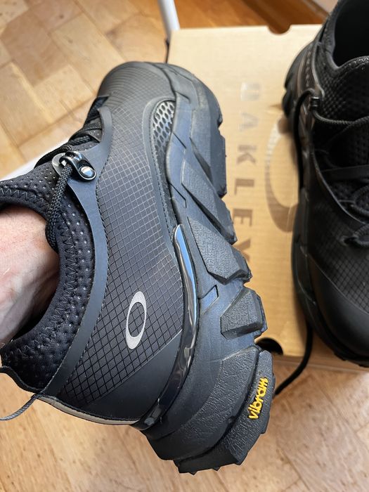 Buty Oakley Light Shield Triple Black