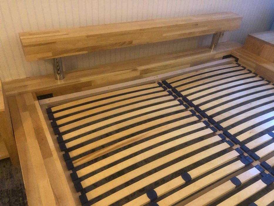 Łóżko sypialniane  dębowe z szafkami nocnymi