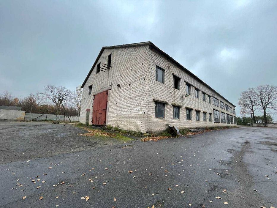 Продаж тракторна майстерня Вінницька обл. с. Нова Гребля (3 281,1 м2)