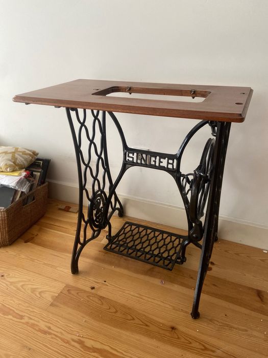 Móvel máquina costura singer