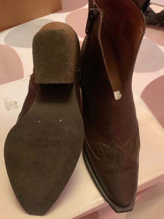 Botas texanas em pele. Tamanho 35/36.