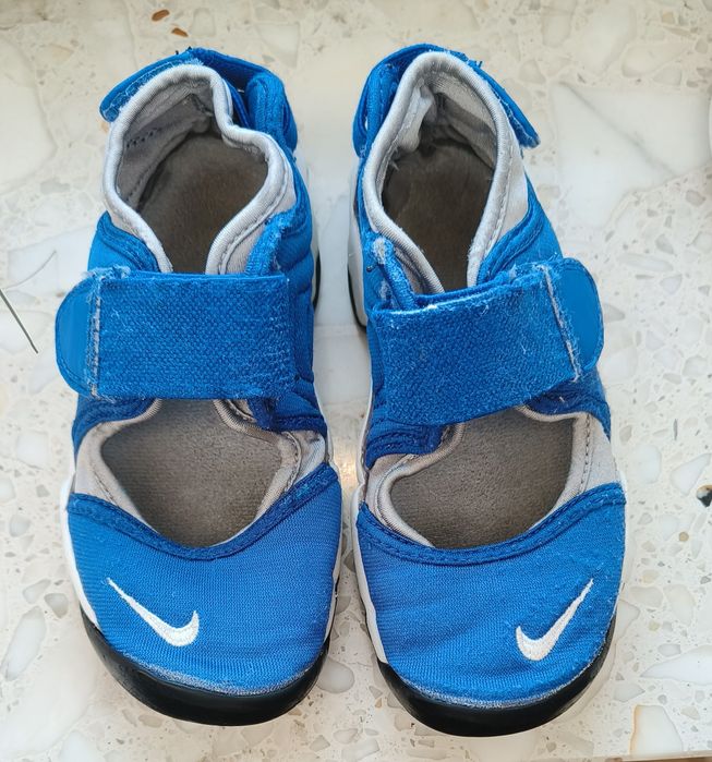 Kapcie papcie  bambosze chłopięce NIKE roz 28