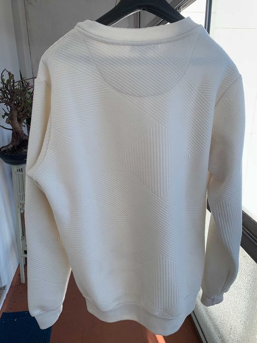 Sweatshirt Texturada Smog Branca / Marfim – Tamanho M – Regular Fit