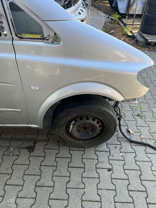 Błotnik prawy Mercedes Vito w639 kolor 9744