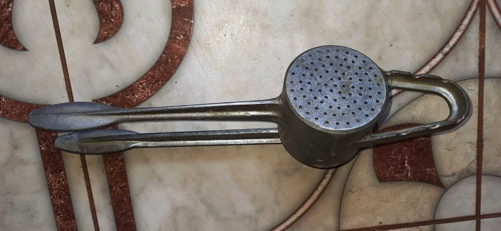 Овощная давилка.Мясорубки совдеповского производства