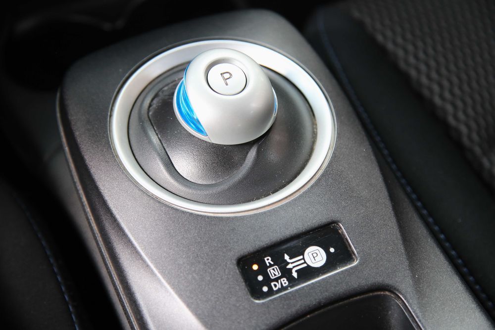 Продам Nissan Leaf