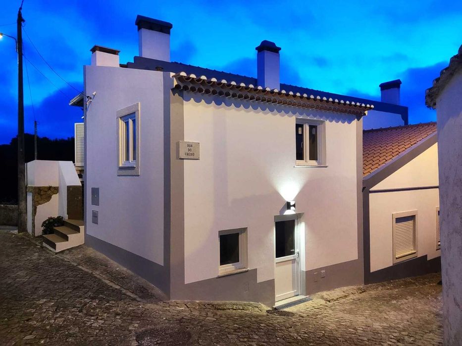 Arrenda-se T1 Remodelado e Equipado – Zibreira, a poucos minutos de Torres Vedras.