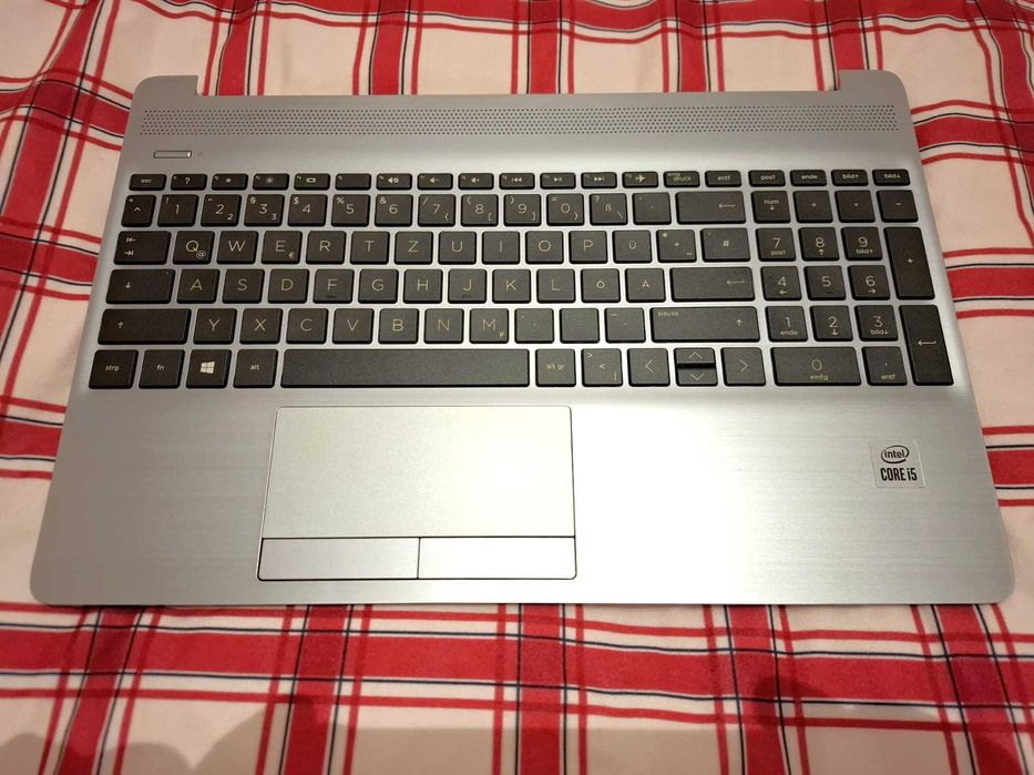 HP 250 G8  – Na części / Kadłubek + płyta procesor i5Core