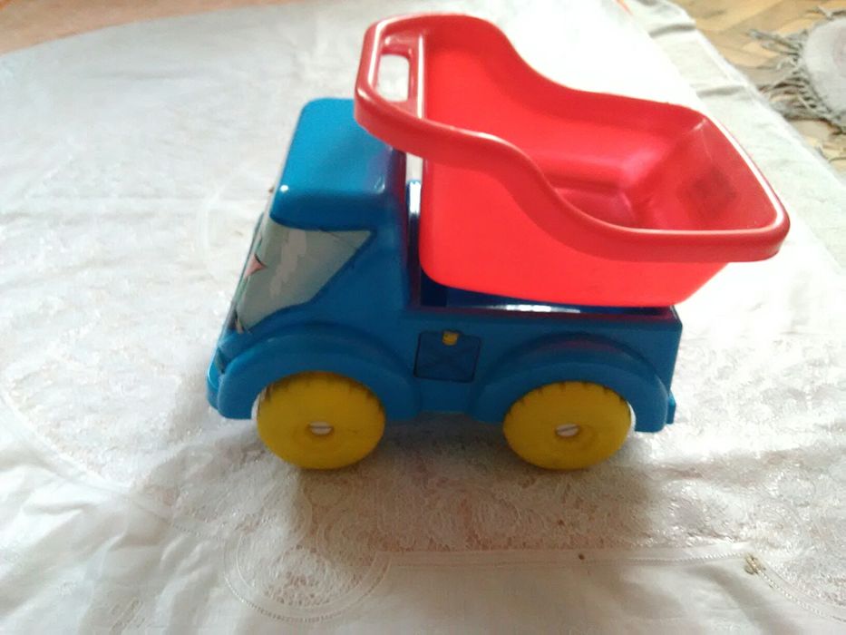 Детская машинка самосвал