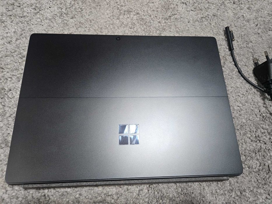Surface Pro 9 + Teclado + Caneta