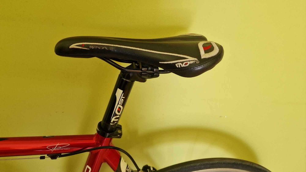 Rower szosowy premium–Pinarello AluCarbon, Campagnolo, Roval – okazja!