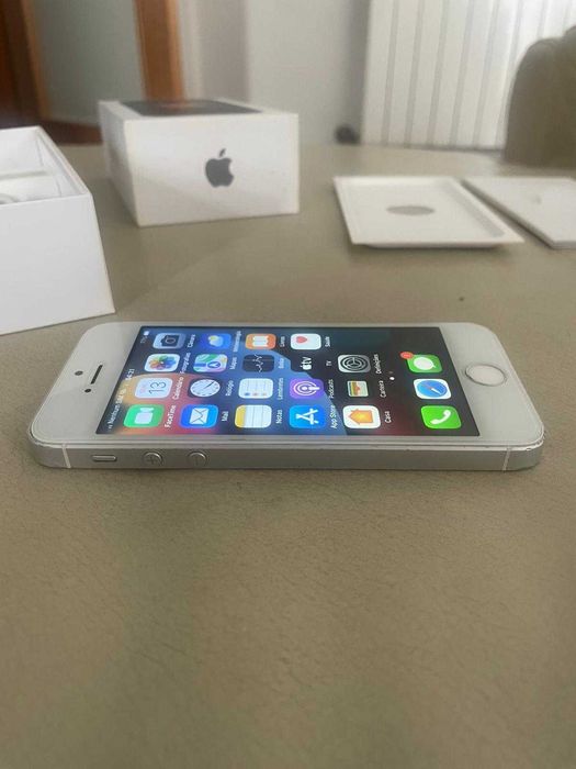 Iphone SE 16GB  Cinzento Sideral 2016 DESBLOQUEADO"