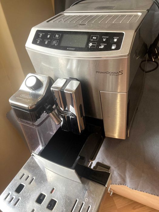 Кофемашина Delonghi PrimaDonna S Evo Deluxe ECAM 510.55 M