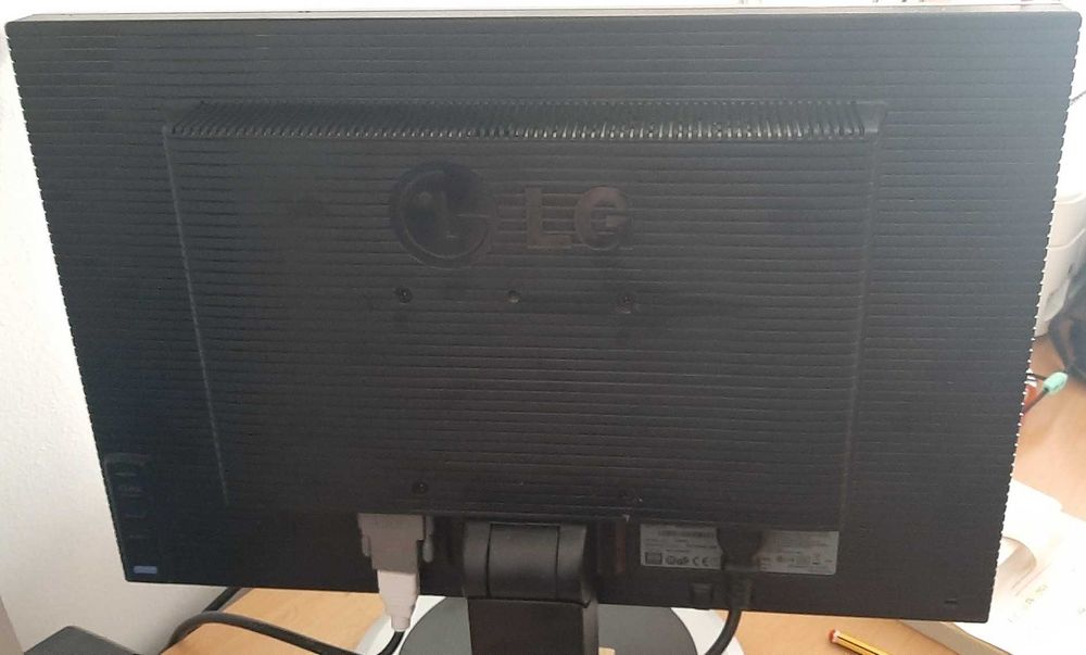 Monitor LG Flatron L204WT