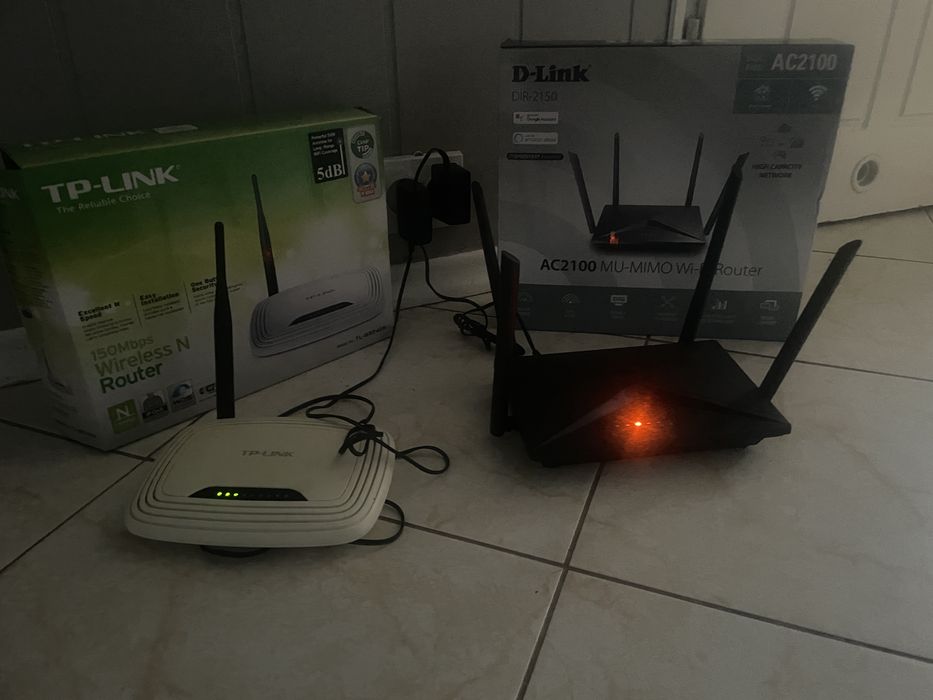 Router d-link  , tp- link
