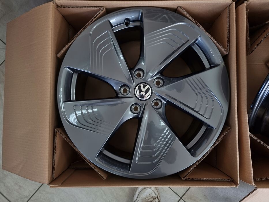 Nowe Felgi 18 Vw Golf 5 6 7 8 Touran Jetta Id.3 Bora 5X112 Grafit