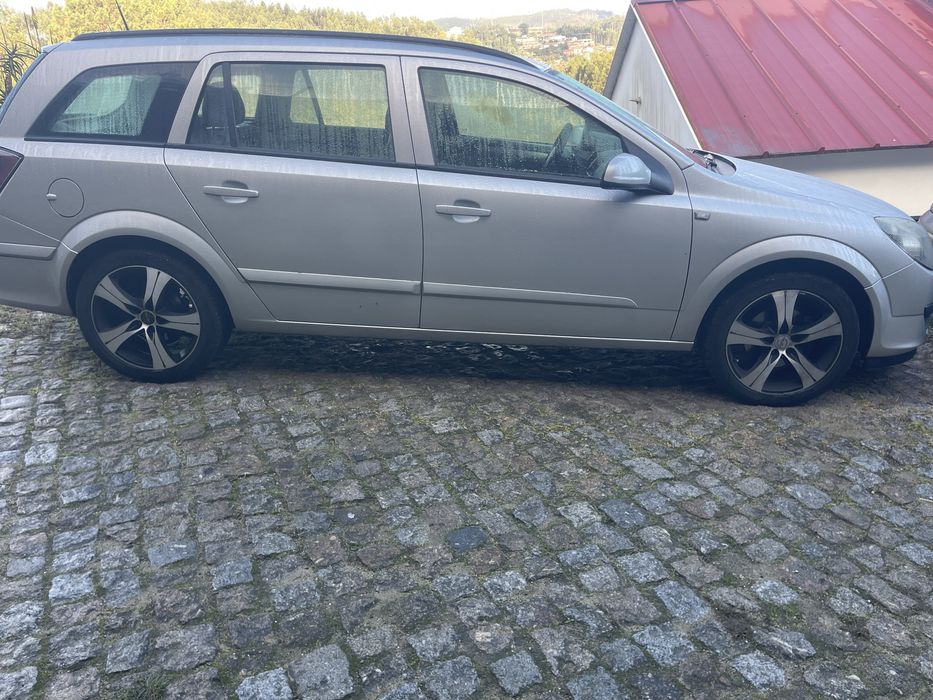 Carro muito bom.