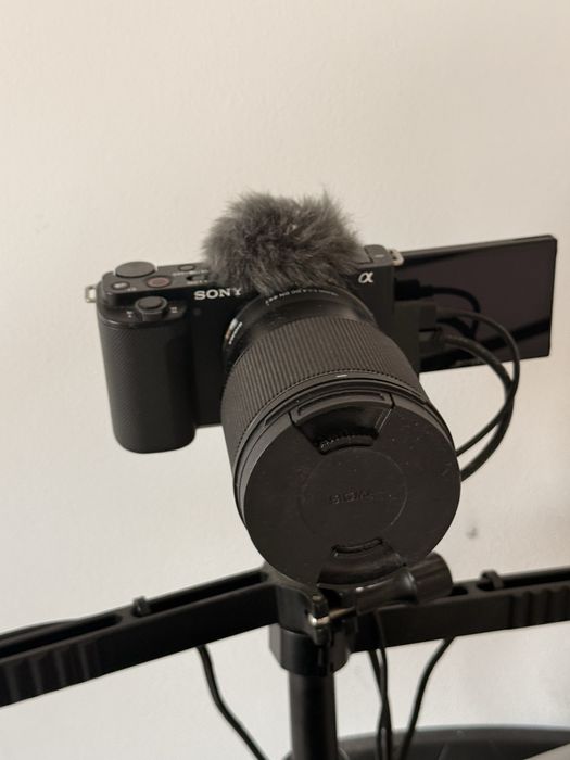 Pełny zestaw streamingowy Sony ZV-E10 + Sigma 16/1.4 + Cam Link + Yeti