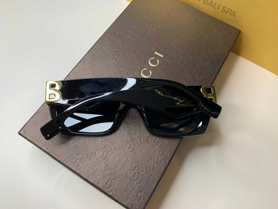 Stylowe i eleganckie okulary B przeciwsłoneczne czarne