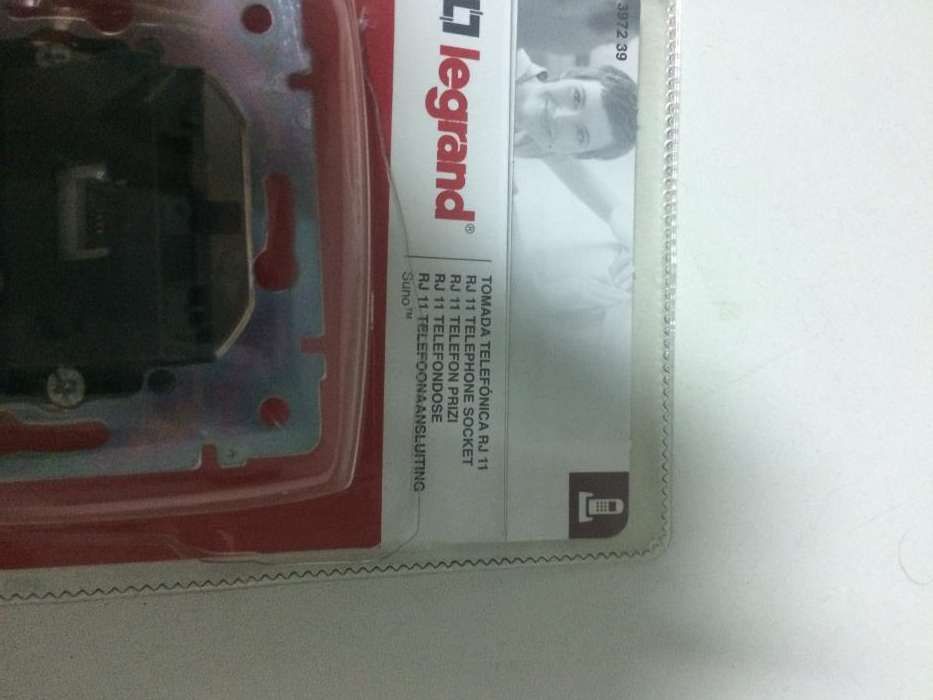 Tomada de telefone (RJ11)