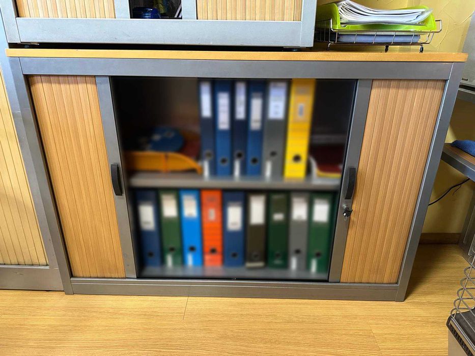 Armário de Escritório com Portas de Correr – Grande Capacidade