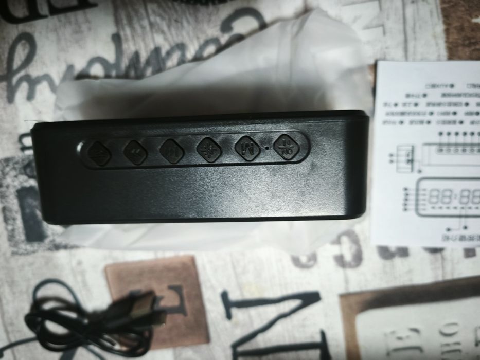 Relógio alarme autofalante bluetooth novo