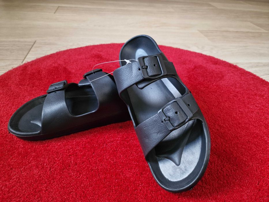 NOWE klapki basenowe ze sprzączkami r. 39