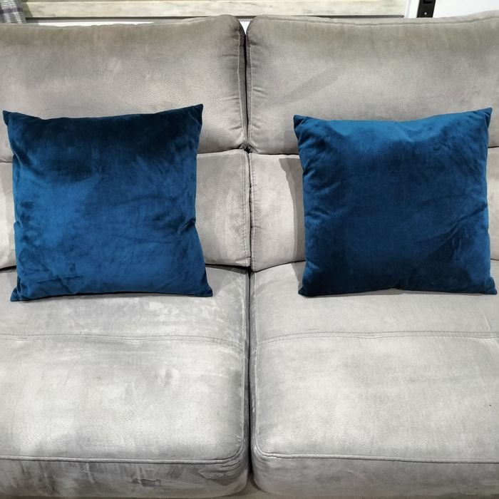 Almofadas azuis Leroy Merlin 45 cm X 45 cm. Impecáveis como novas.