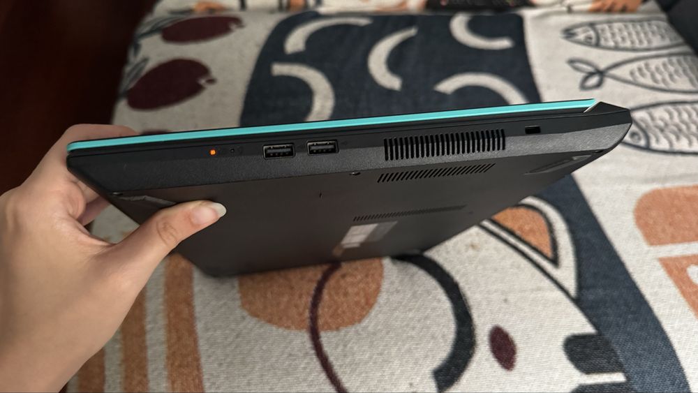 Portátil Asus A560UD para reparação