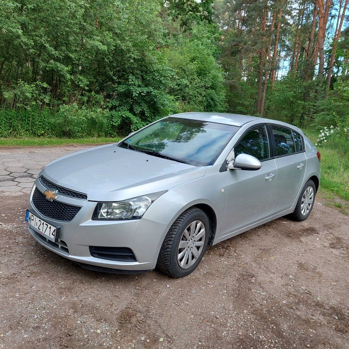 Chevrolet Cruze Hatchback    1.8 + gaz