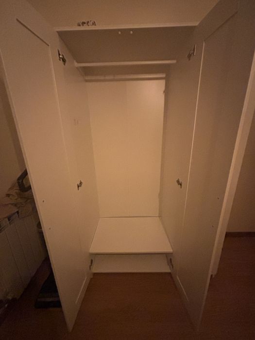 Guarda-fatos branco com espelho – bom estado