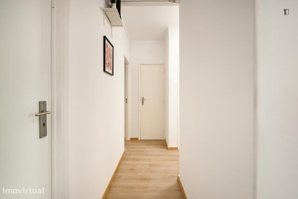 Quarto - localizado em Benfica Lisbon