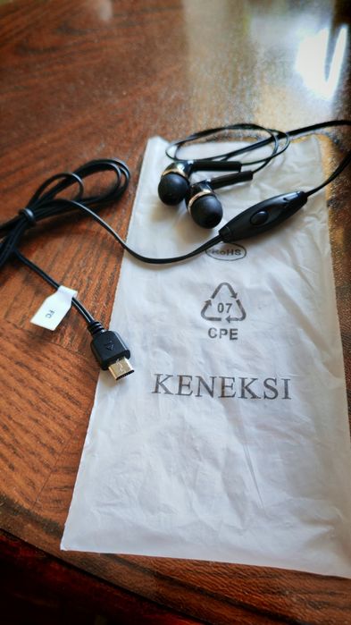 Телефон кнопочный Keneksi T1