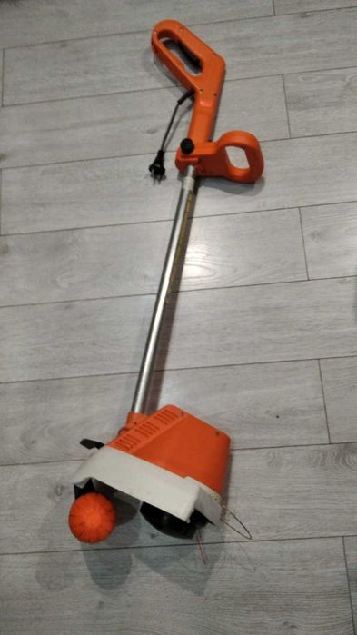 Lekka elektryczna kosa Adlus Ufo Control 450W