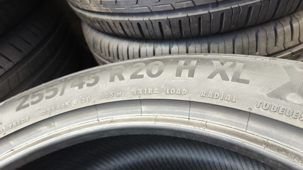 Pneus  255/45/20
