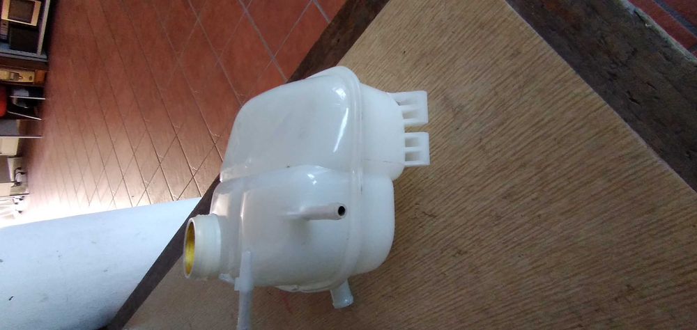Depósito Novo líquido de refrigeração e Motor Arranque OPEL
